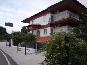 Aspa Victoria, Troulos Apartment