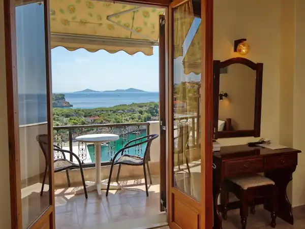 Gorgona Hotel Alonissos Terraces with a View