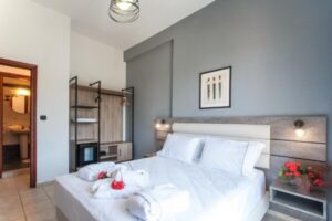 Hermes Hotel, Vromolimnos Aparthotel