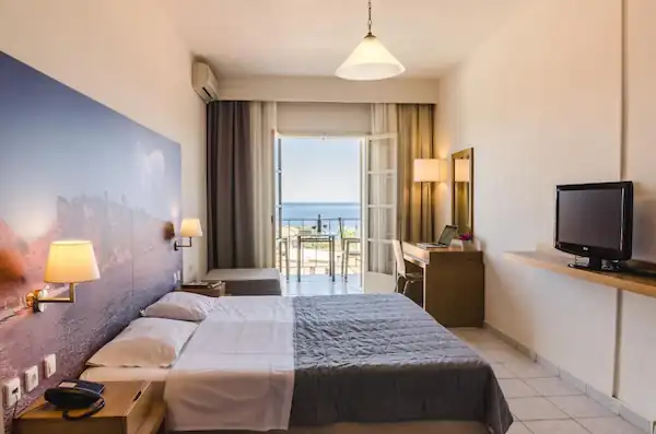 Hotel Nereides Alonissos Luxurious Accommodations